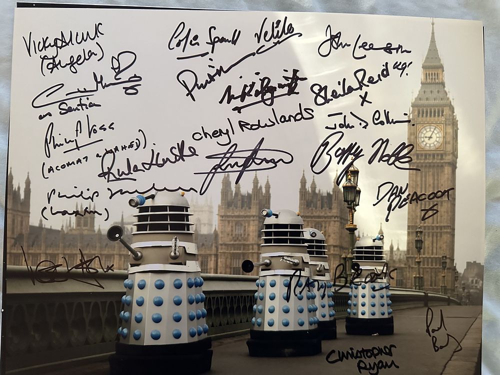 Lot 597: Doctor Who Daleks scene 14x11 inch colour photo...