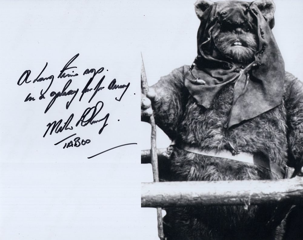Lot 655: Star Wars 8x10 BandW photo signed by Return...