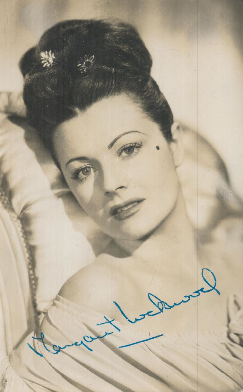 Lot 72: Margaret Lockwood signed 6x4 inch black and white...