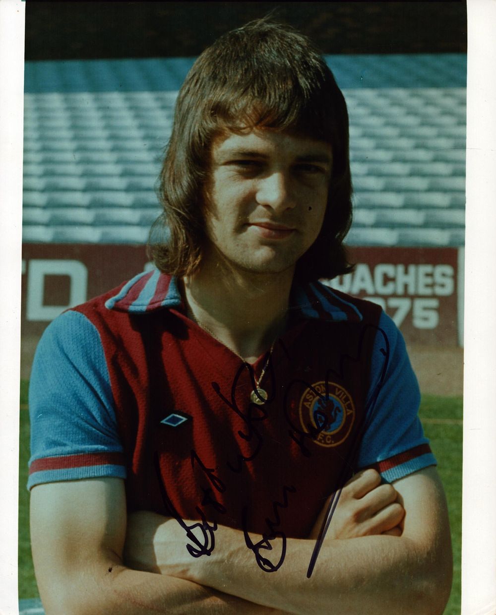 Lot 715: Brian Little Signed 8x10 Aston Villa Photo. Good...