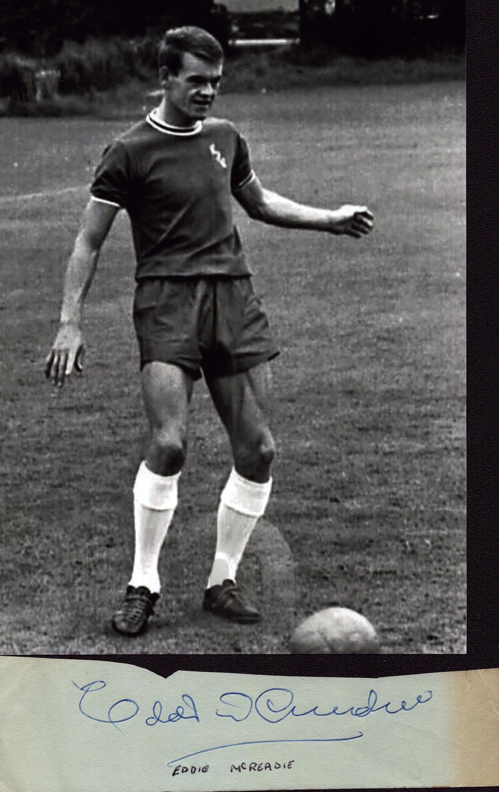 Lot 718: Eddie Mccreadie Signed Cut Page With Chelsea Photo....