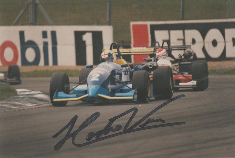 Lot 117: Hélio Castroneves signed colour photo 6x4 Inch Is...