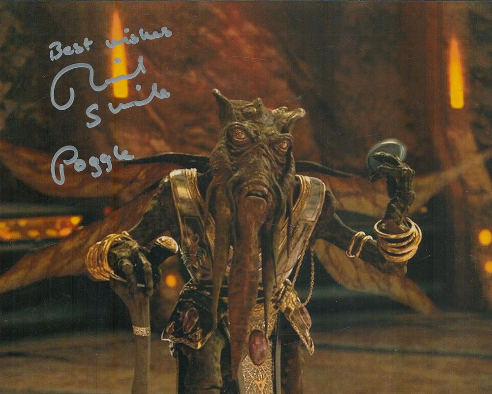 Lot 235: Star Wars movie scene 8 x 10 inch...
