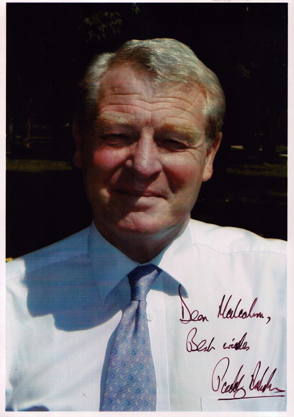 Lot 284: Politician, Paddy Ashdown signed 6x85-inch colour photo Dedicated....