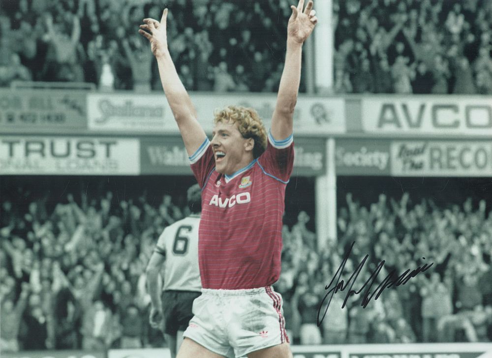Lot 414: Football Frank McAvennie signed 16x12 West Ham United...
