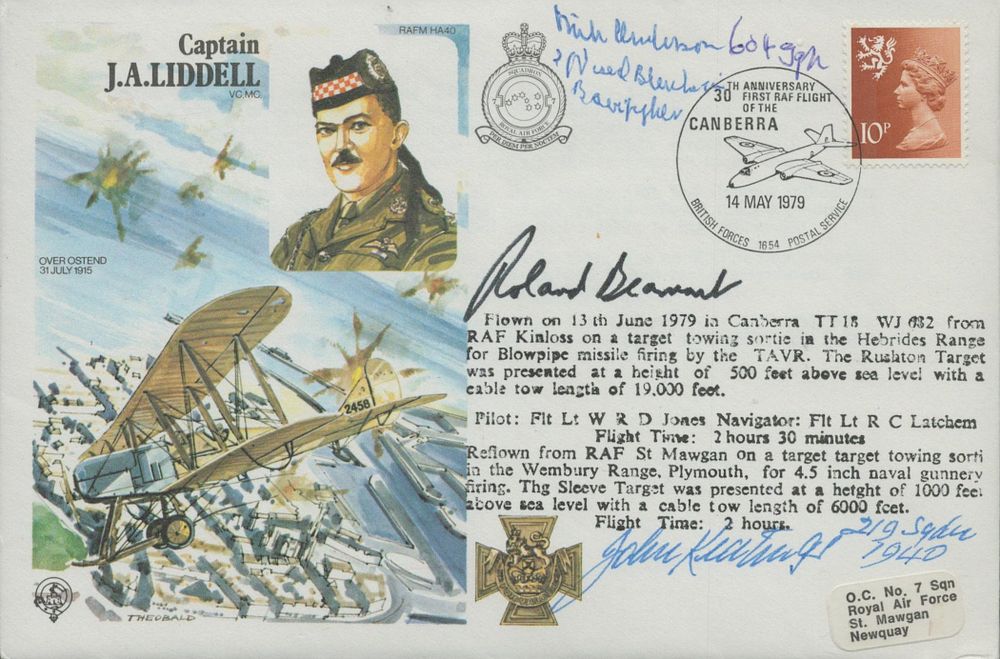 Lot 441: WW2 Battle of Britain fighter aces treble signed...