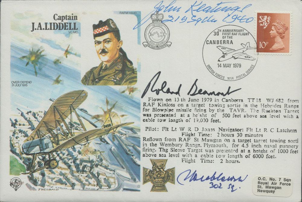 Lot 446: WW2 Battle of Britain fighter aces treble signed...