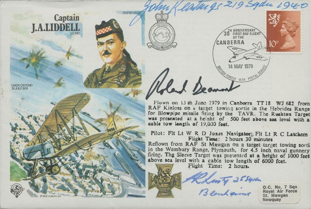 Lot 447: WW2 Battle of Britain fighter aces treble signed...