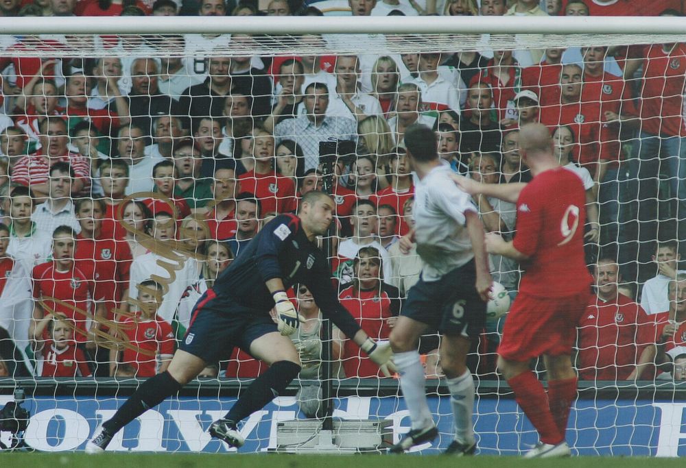 Lot 497: Paul Robinson signed 12x8 inch colour photo pictured...