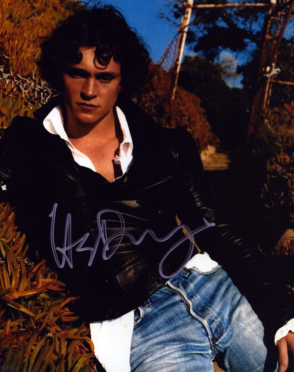 Lot 194: Hugh Dancy signed 10x8 inch colour photo. Good...