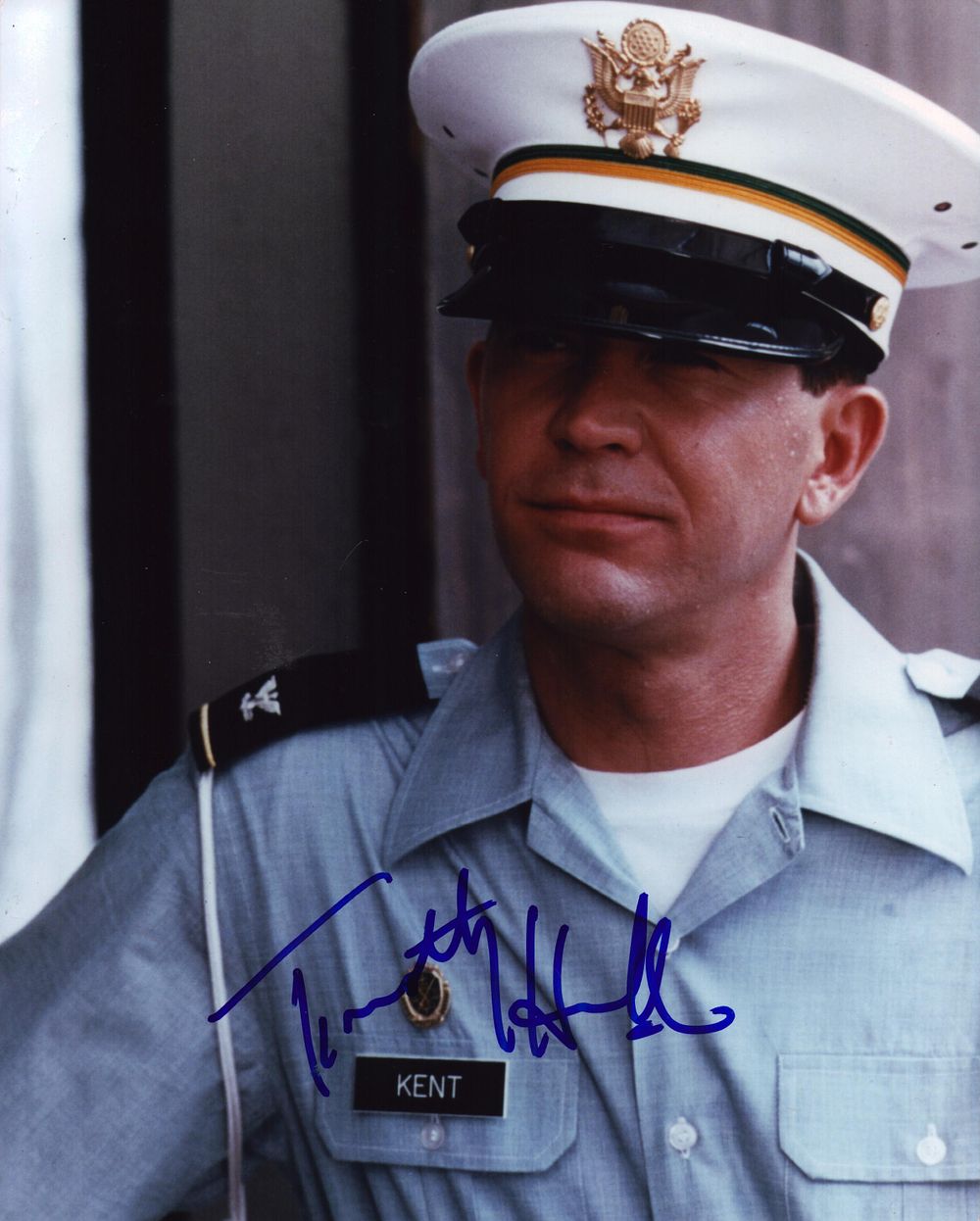 Lot 200: Timothy Hutton signed 10x8 inch colour photo. Good...