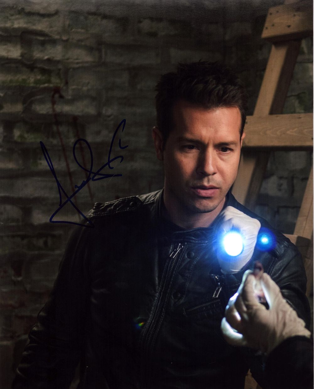 Lot 238: Jon Seda signed 10x8 inch colour photo. Good...