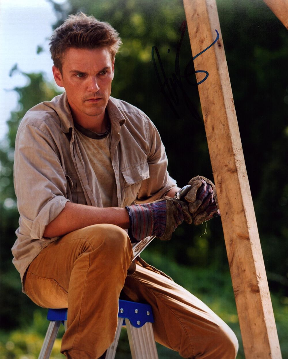 Lot 241: Riley Smith signed 10x8 inch colour photo. Good...