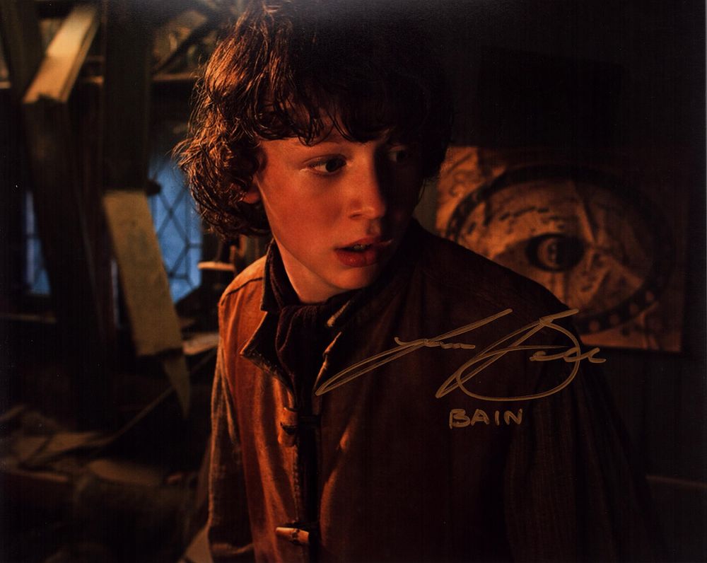 Lot 274: John Bell signed Hobbit 10x8 inch colour photo....