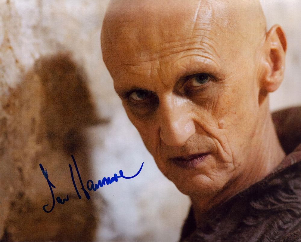 Lot 277: Ian Hanmore signed 10x8 inch colour photo. Good...