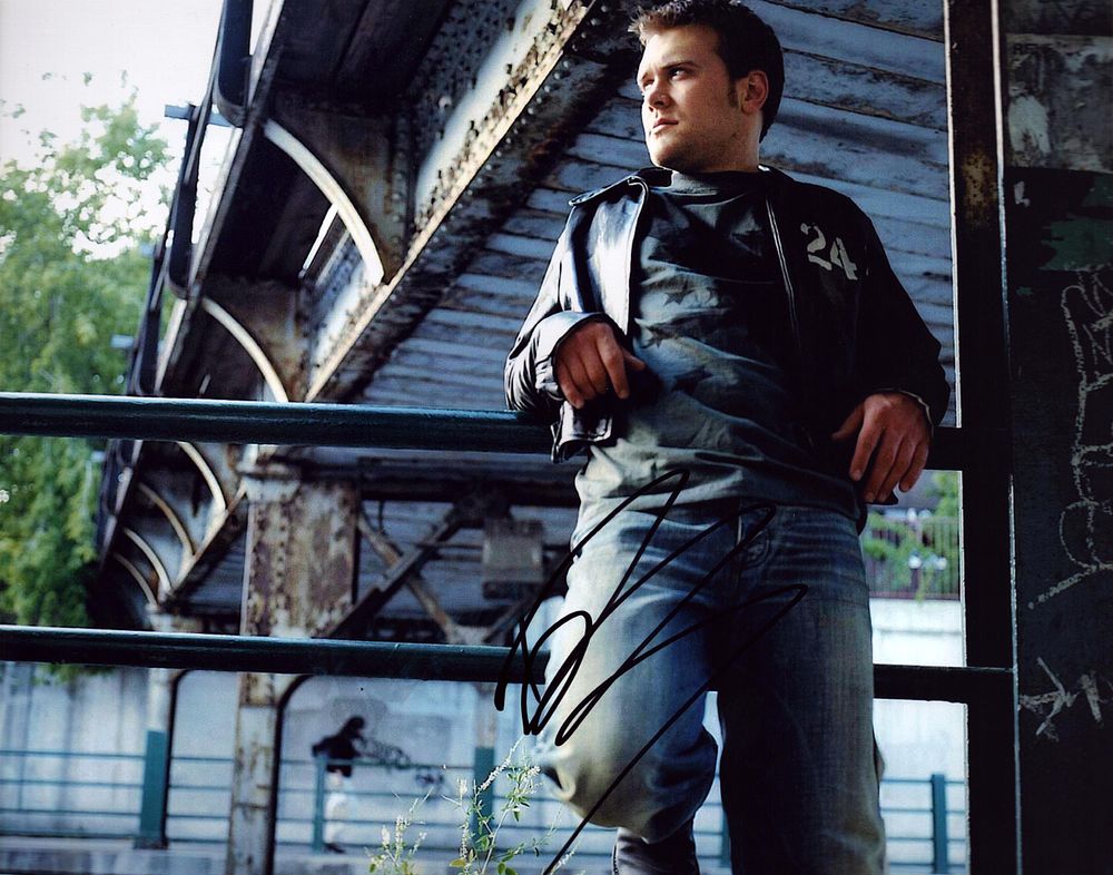 Lot 280: Daniel Bedingfield signed 10x8 inch colour photo. Good...