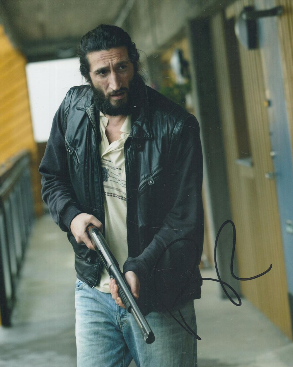 Lot 364: Fares Fares signed 10x8 inch colour photo. Good...