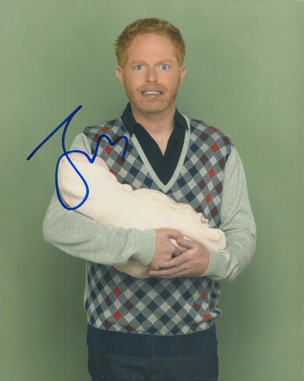 Lot 393: Jesse Tyler Ferguson signed 10x8 inch colour photo....