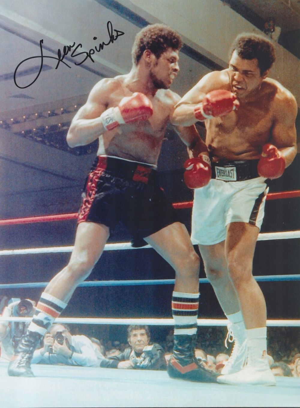 Lot 81: Boxing Leon Spinks signed 16x12 colour photo pictured...
