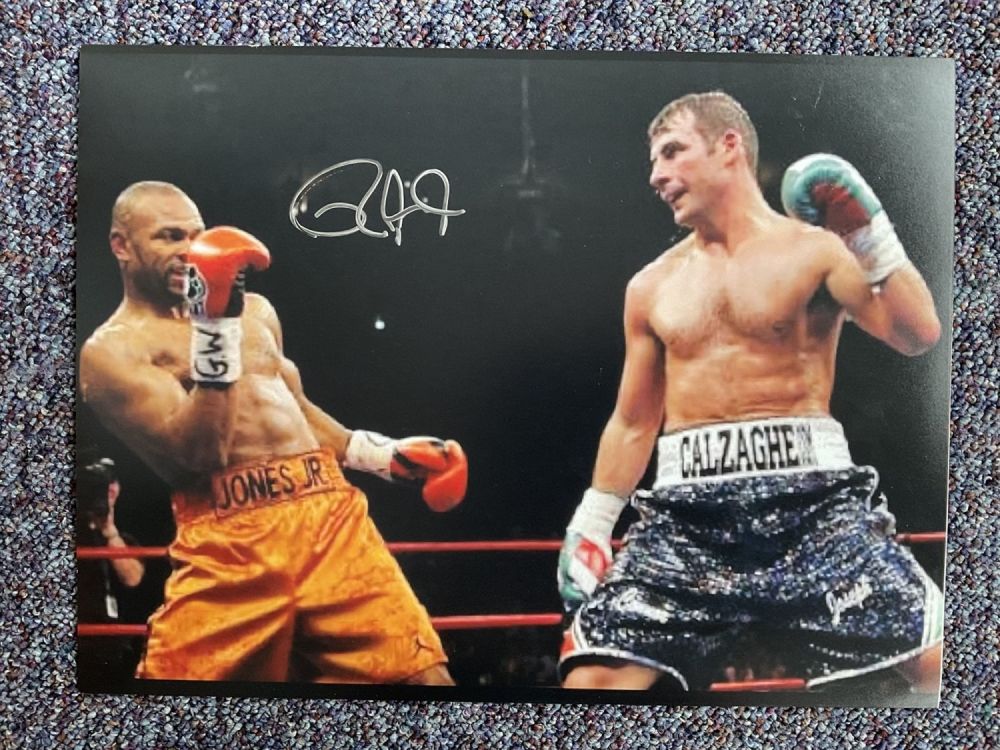 Lot 154: Boxing Roy Jones Jnr signed 16x12 colour photo...