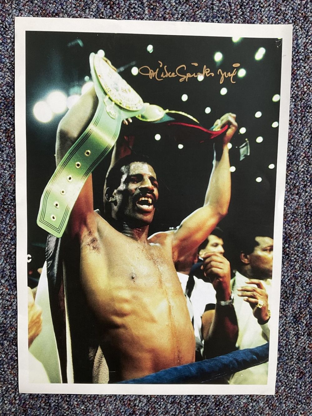 Lot 155: Boxing Leon Spinks signed 16x12 colour photo pictured...