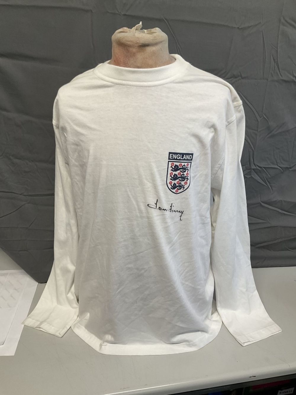 Lot 174: Football Tom Finney signed vintage retro England Shirt....