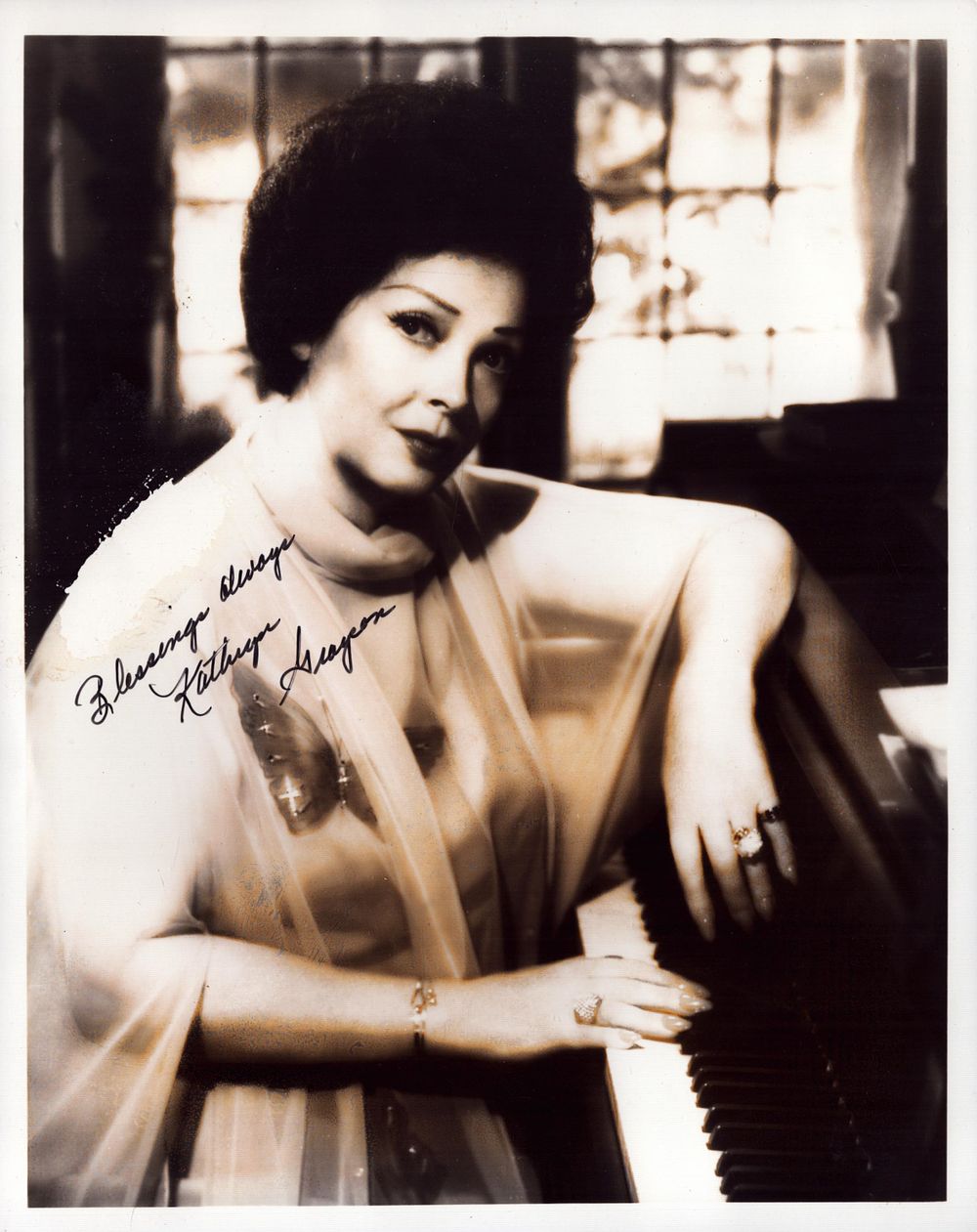 Lot 173: Kathryn Grayson signed 10x8inch black and white photo....