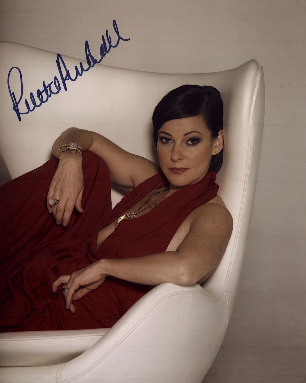 Lot 174: Ruthie Henshall signed 10x8inch colour photo. Good condition....