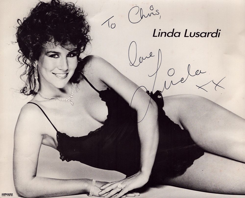 Lot 175: Linda Lusardi signed 10x8inch black and white glam...