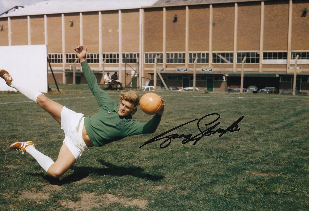 Lot 259: Autographed GARY SPRAKE 12 x 8 photo :...