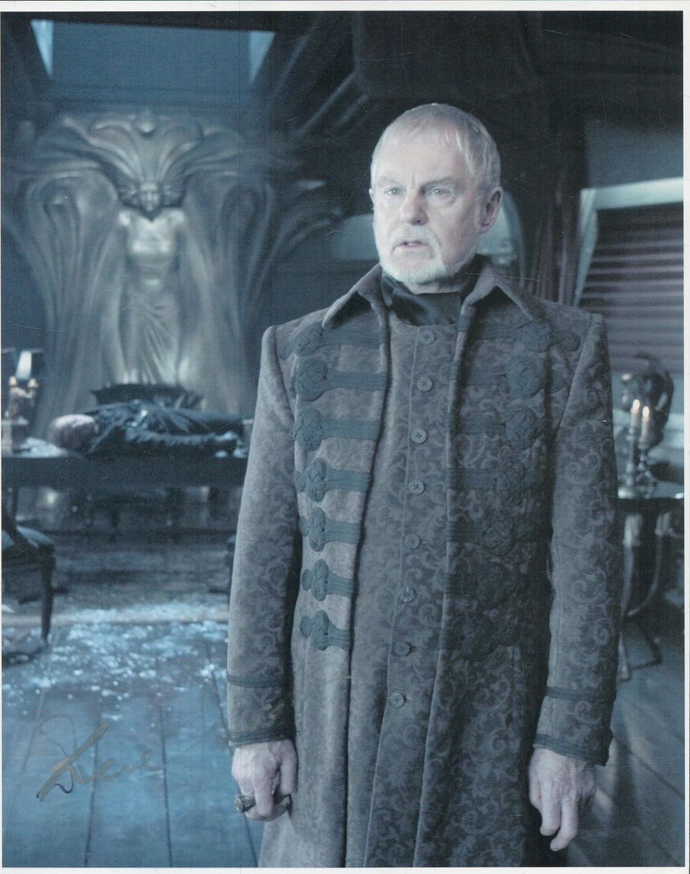 Lot 99: Derek Jacobi signed 10x8 inch colour photo. Good...