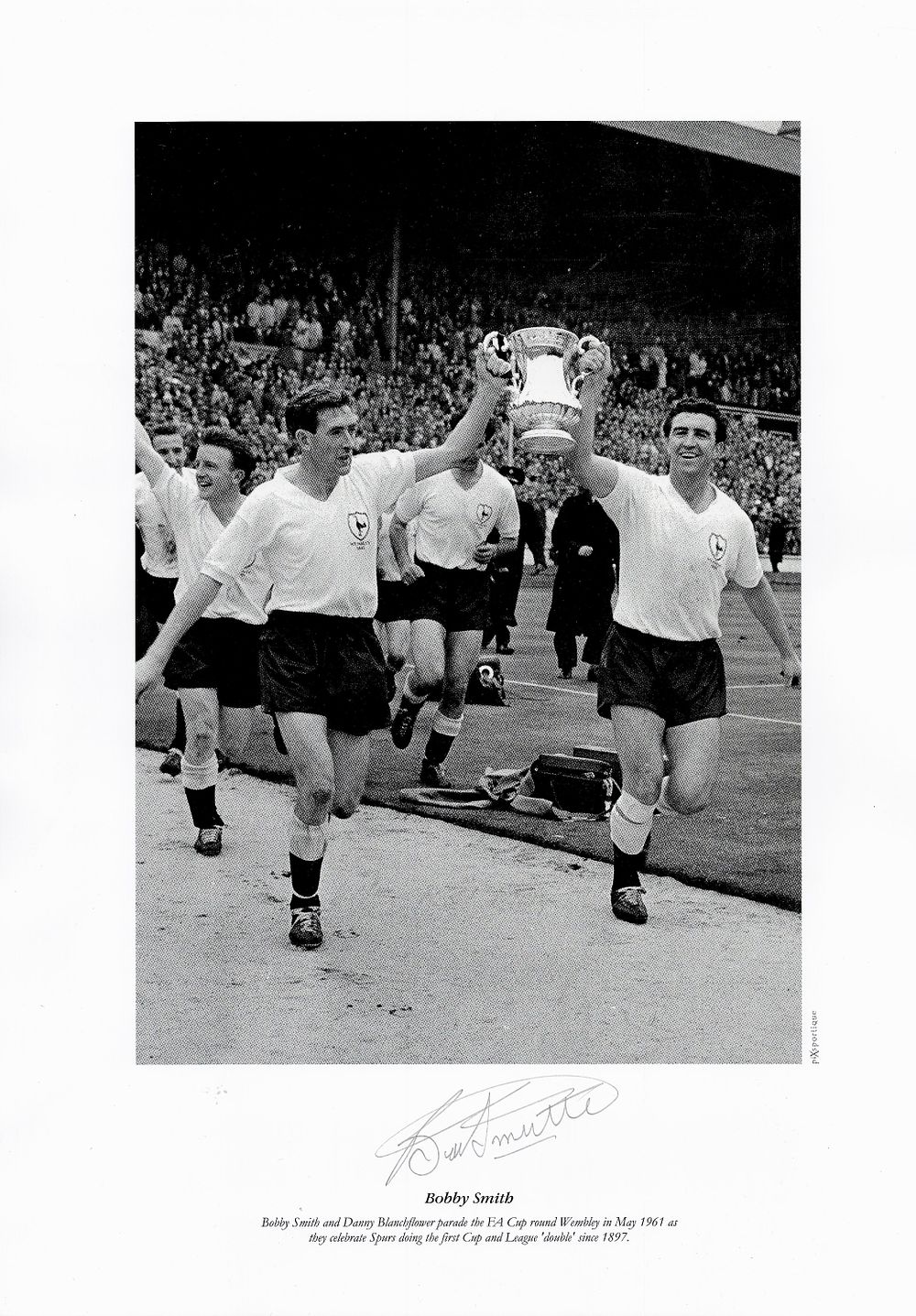 Lot 136: Bobby Smith 16x12 Black and White signed photo....