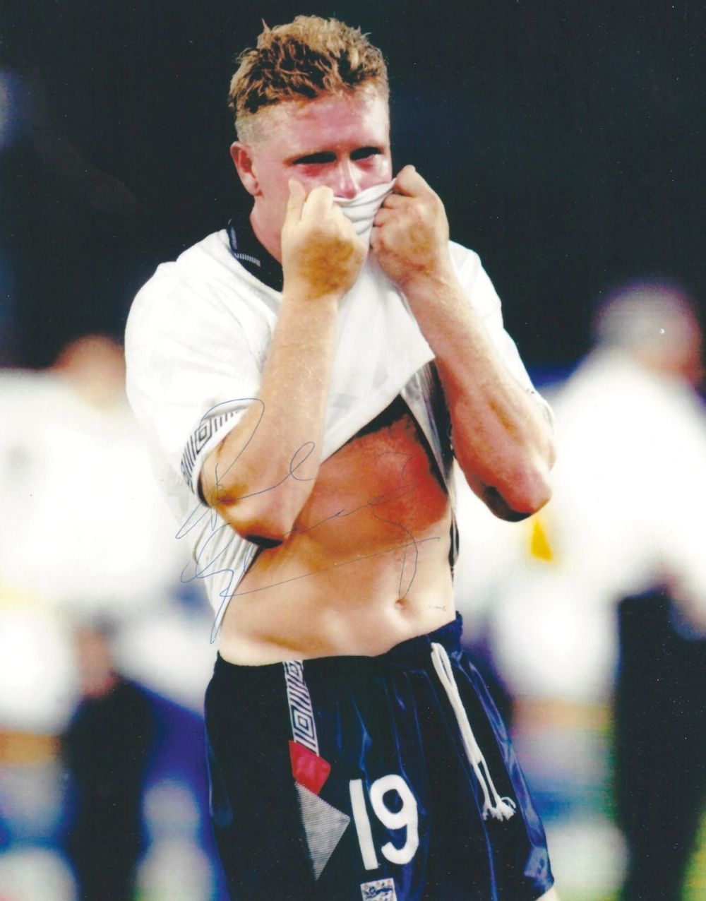 Lot 271: England Football Icon Paul Gascoigne Signed 10x8 Colour...
