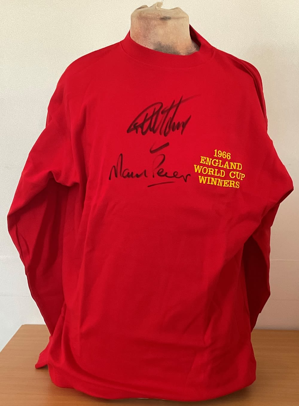 Lot 384: Geoff Hurst and Martin Peters Signed 1966 England...