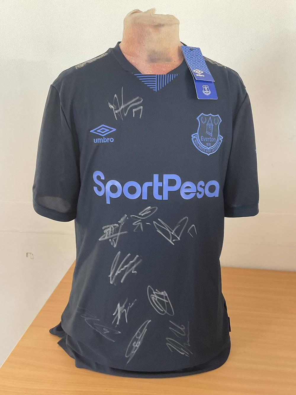 Lot 388: Football 6 Great Everton Signatures on a Away...