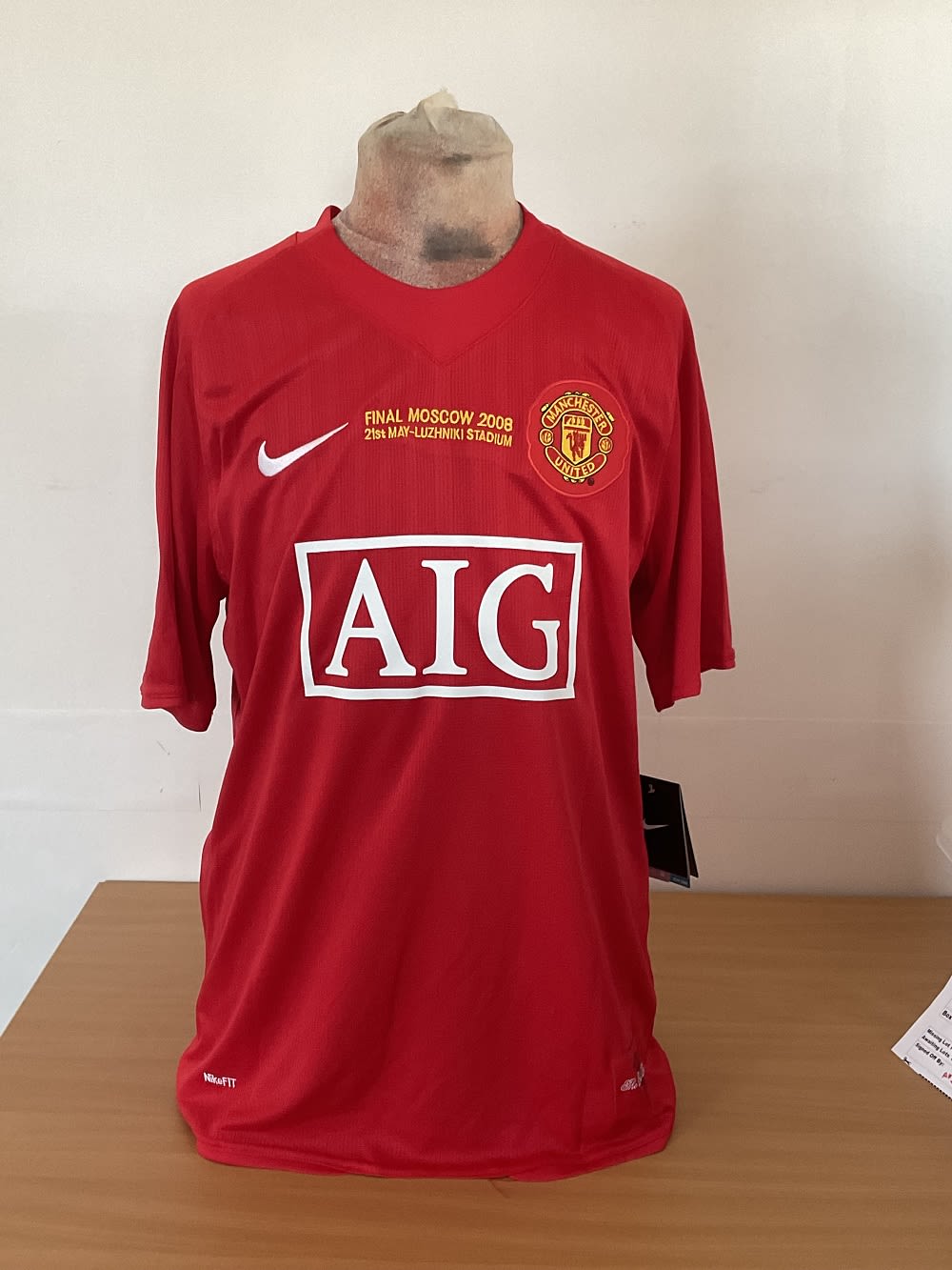 Lot 394: Football Man Utd Unsigned Commemorative Home shirt From...