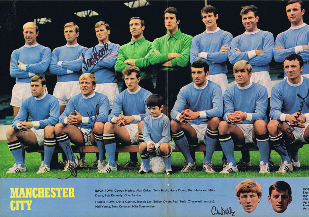 Lot 437: Football Autographed Manchester City Centre-Spread Team Poster, Removed...