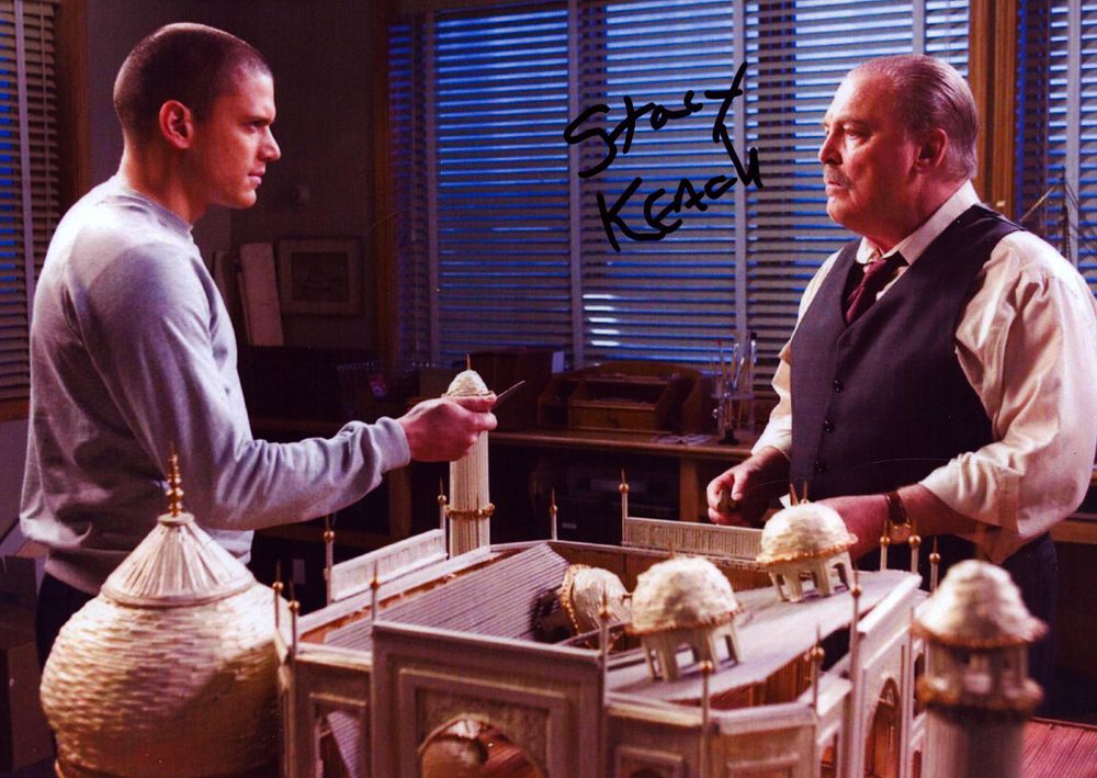 Lot 158: Stacy Keach signed 7x5 inch Prison Break colour...