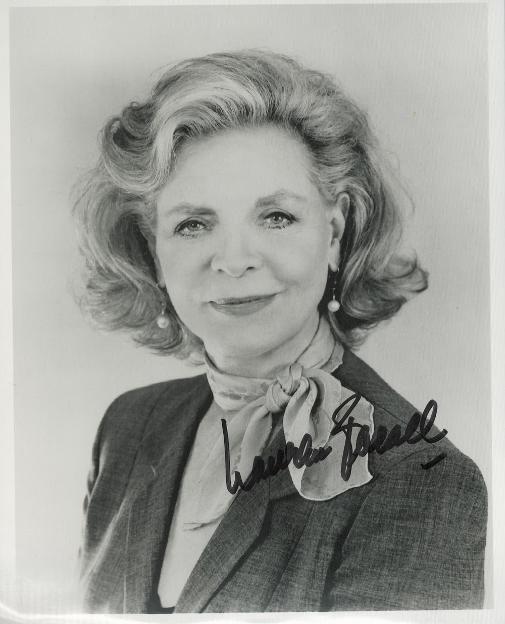 Lot 190: Lauren Bacall signed black and white photo 10x8...