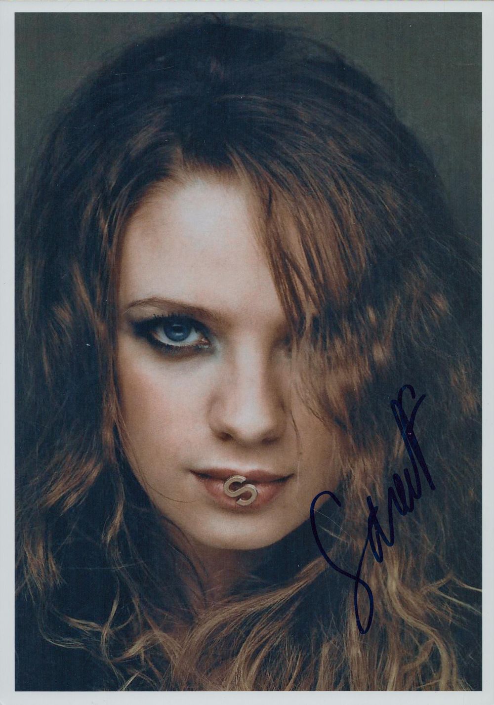 Lot 241: Sara Forestier signed 8, 5x6 Inch colour photo,...