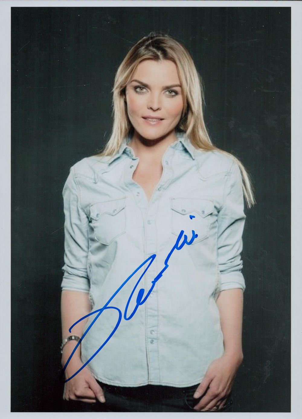 Lot 246: Justine Fraioli signed 8, 25x6 Inch colour photo,...