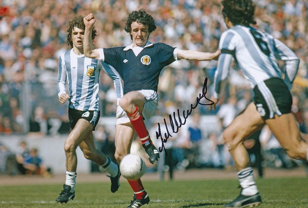 Lot 273: Autographed FRANK McGARVEY 12 x 8 photo :...