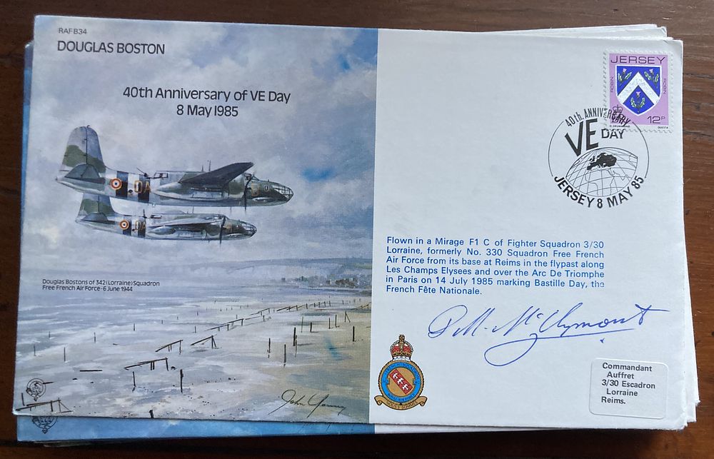 Lot 227: WW2 US fighter ace Doll McClymonn signed Douglas...