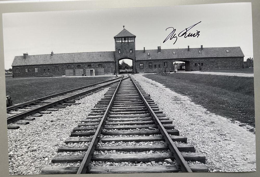 Lot 310: WW2 Auschwitz survivor Iby Knill signed 8x12 b/w...