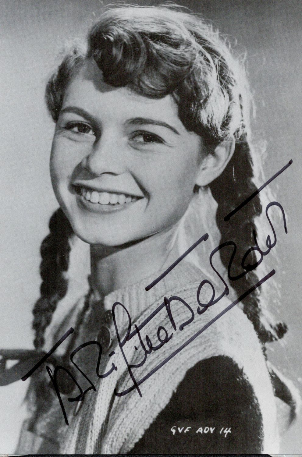 Lot 760: TV Film Brigitte Bardot signed 8x6 black and...
