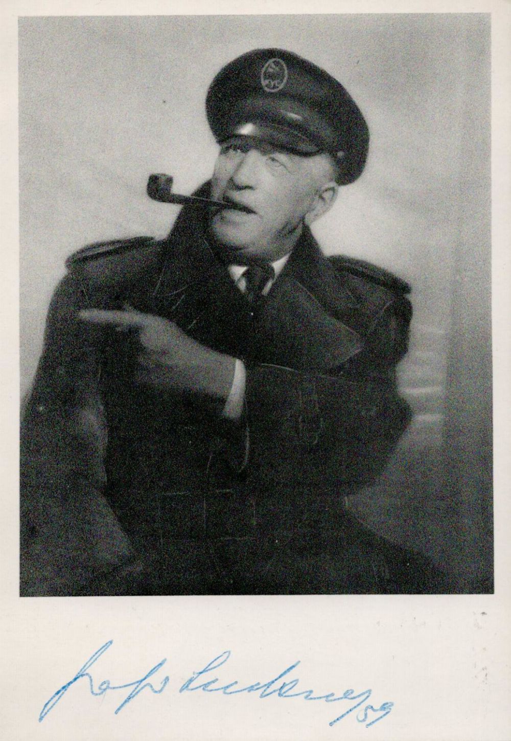Lot 781: Military WW2 Count Felix von Luckner signed 6...