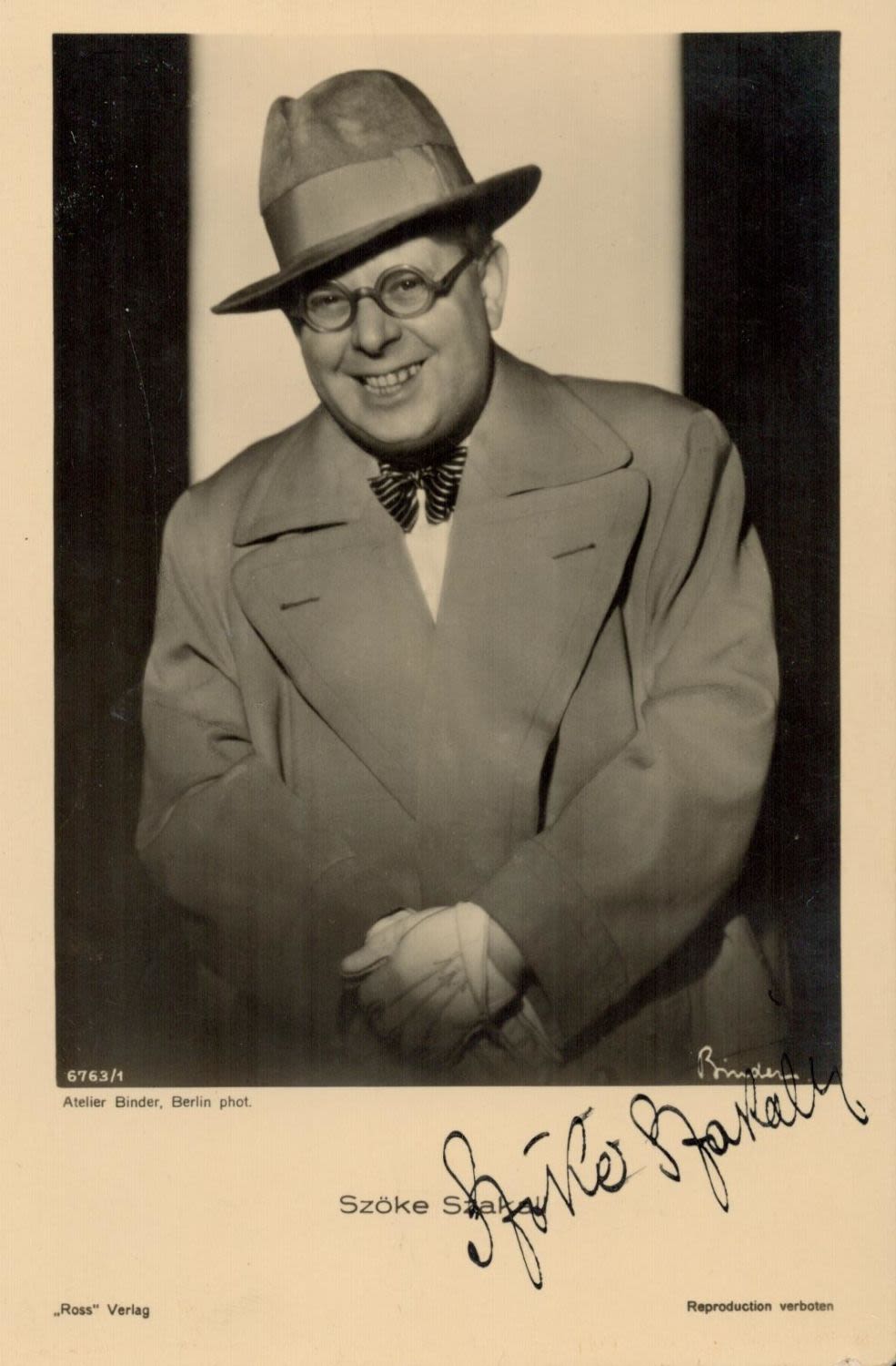 Lot 782: TV Film Casablanca actor Szoke Szakall Cuddles signed...