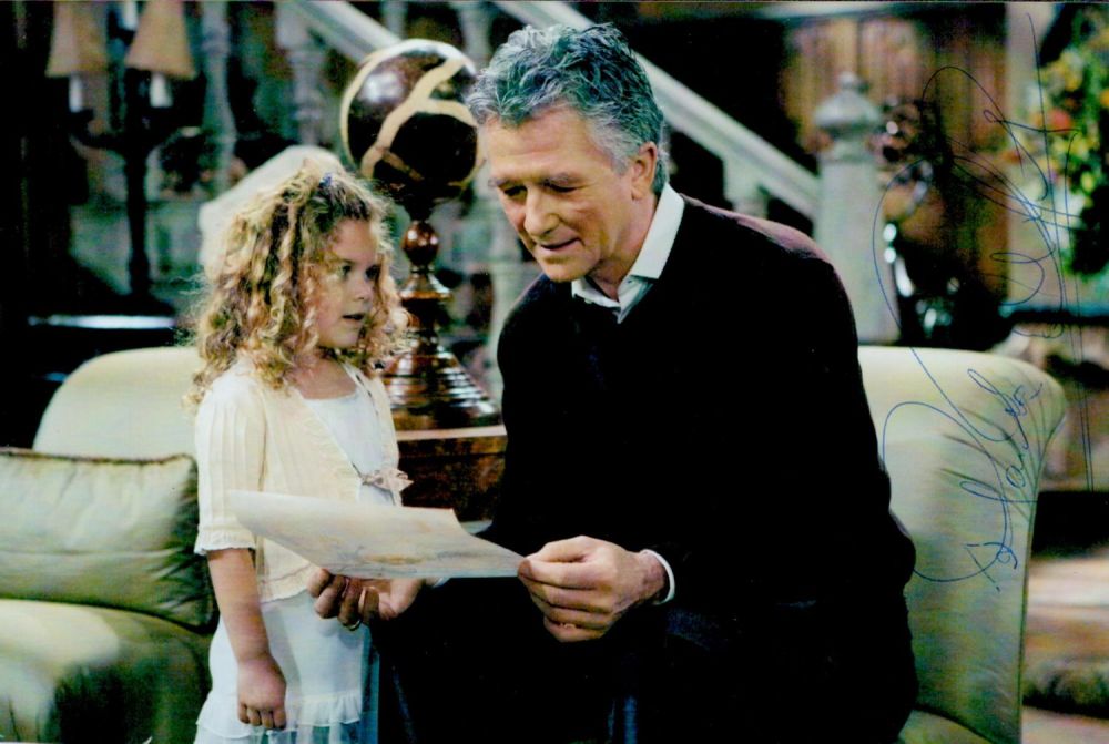 Lot 898: TV Film Patrick Duffy signed 7x5 colour photo....