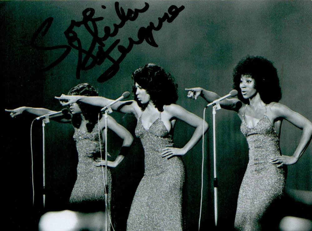 Lot 920: TV Film Sheila Ferguson signed 6x4 Three Degrees...