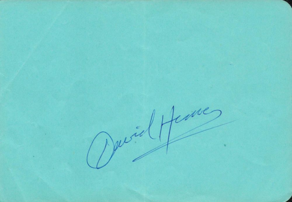 Lot 924: Sport David Hemery signed 6x4 album page. David...